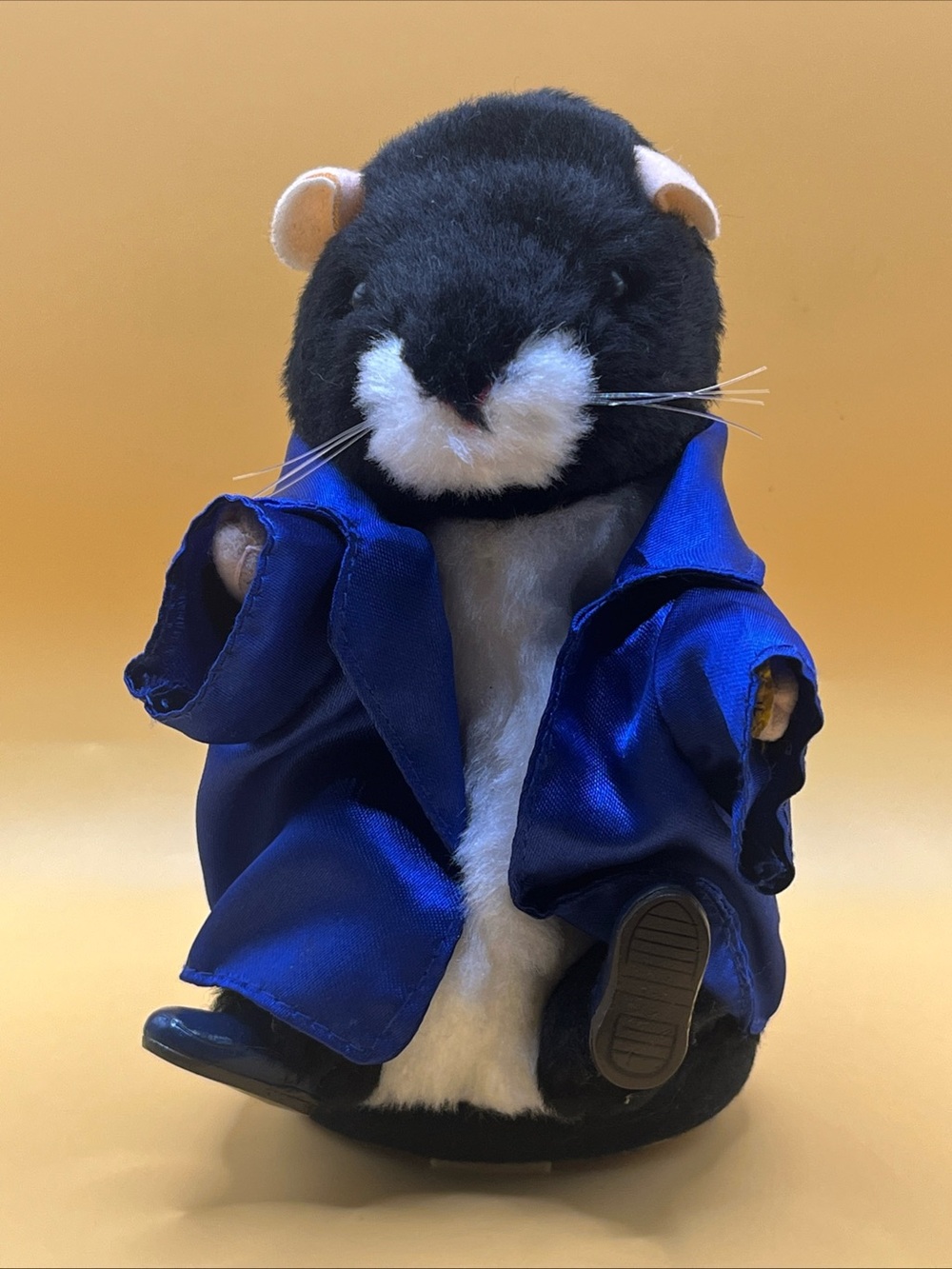GEMMY SINGING & DANCING HAMSTER SINGING "BLUE SUEDE SHOES"